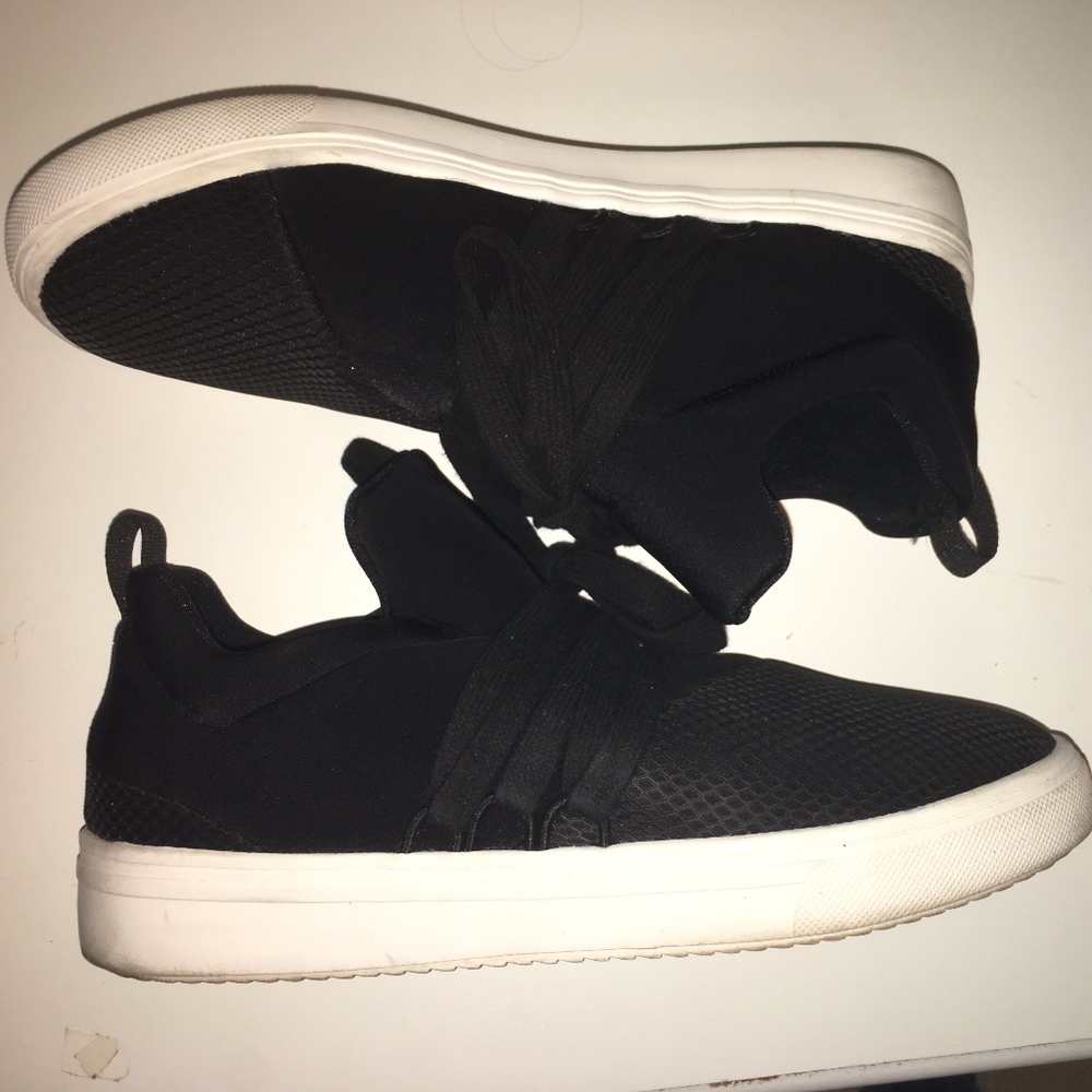 Steve Madden Lancer Lace-Up Sneaker
